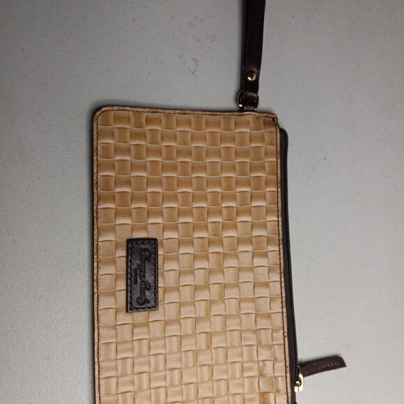 Dooney & Bourke Woven pattern Wristlet - Picture 2 of 7